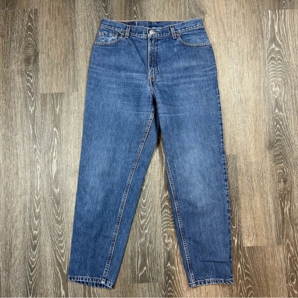 Levi’s Vintage 550 Mom Jeans women’s size 12 EUC relaxed fit medium wash